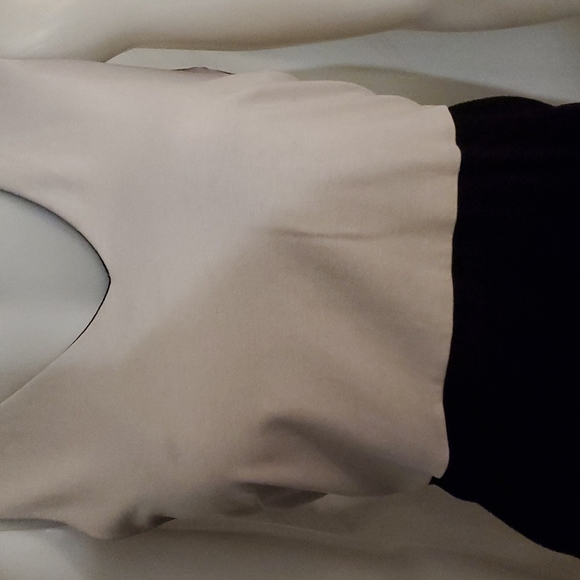 Black and white shift dress - Picture 2 of 5